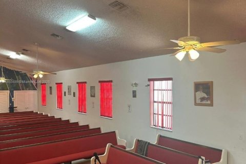 Propiedad comercial en venta en Fort Lauderdale, Florida № 1890994 - foto 5