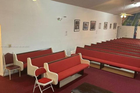 Propiedad comercial en venta en Fort Lauderdale, Florida № 1890994 - foto 4