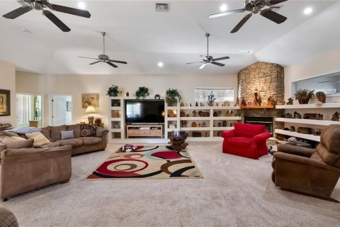 House in Howey-in-the-Hills, Florida 3 bedrooms, 299.89 sq.m. № 1130051 - photo 7