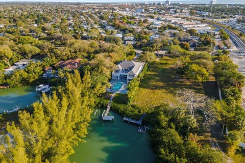 Villa ou maison à vendre à Jupiter, Floride: 5 chambres, 479.75 m2 № 1031557 - photo 1