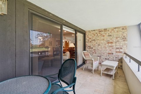 Condo in Palm Harbor, Florida, 2 bedrooms № 2127986 - photo 23
