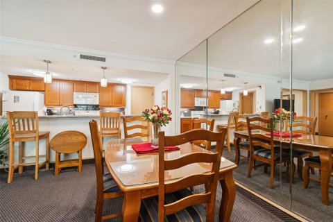 Condo in Palm Harbor, Florida, 2 bedrooms № 2127986 - photo 14