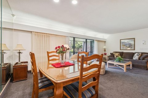 Condo in Palm Harbor, Florida, 2 bedrooms № 2127986 - photo 12