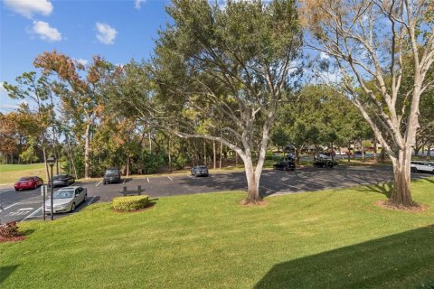 Condo in Palm Harbor, Florida, 2 bedrooms № 2127986 - photo 24
