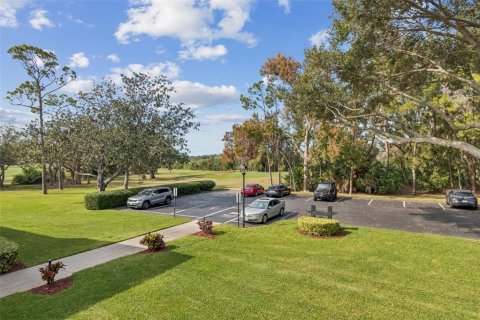 Condo in Palm Harbor, Florida, 2 bedrooms № 2127986 - photo 25