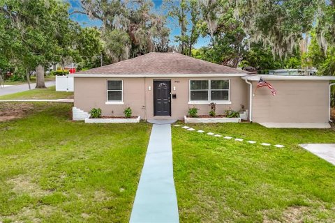 House in Dade City, Florida 4 bedrooms, 150.69 sq.m. № 2140230