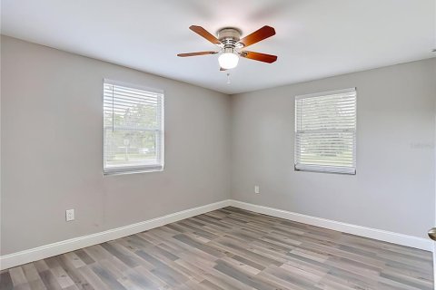 House in Dade City, Florida 4 bedrooms, 150.69 sq.m. № 2140230 - photo 9