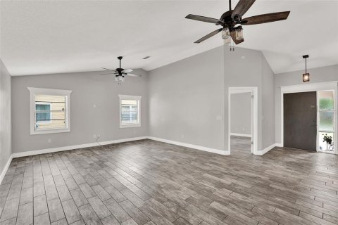 Villa ou maison à vendre à Winter Springs, Floride: 4 chambres, 191.94 m2 № 1774766 - photo 15