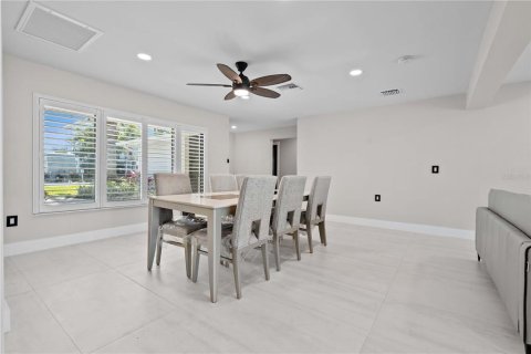 Casa en venta en Madeira Beach, Florida, 3 dormitorios, 187.66 m2 № 1597411 - foto 17