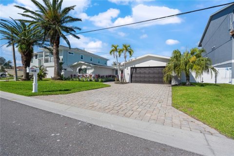 Casa en venta en Madeira Beach, Florida, 3 dormitorios, 187.66 m2 № 1597411 - foto 8