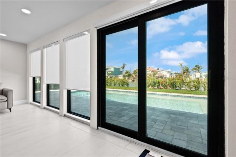 Casa en venta en Madeira Beach, Florida, 3 dormitorios, 187.66 m2 № 1597411 - foto 27