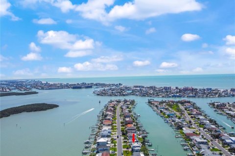 Casa en venta en Madeira Beach, Florida, 3 dormitorios, 187.66 m2 № 1597411 - foto 4
