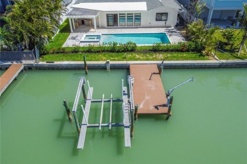 Casa en venta en Madeira Beach, Florida, 3 dormitorios, 187.66 m2 № 1597411 - foto 5