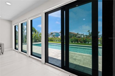 Casa en venta en Madeira Beach, Florida, 3 dormitorios, 187.66 m2 № 1597411 - foto 28