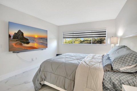 Condo in Pembroke Pines, Florida, 2 bedrooms  № 2185223 - photo 30