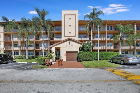 Condo in Pembroke Pines, Florida, 2 bedrooms  № 2185223 - photo 4