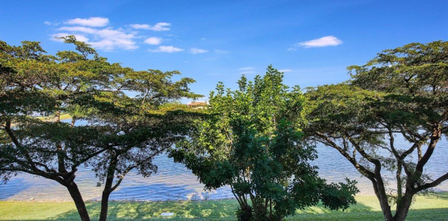 Condo in Pembroke Pines, Florida, 2 bedrooms  № 2185223