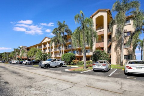 Condo in Pembroke Pines, Florida, 2 bedrooms  № 2185223 - photo 6
