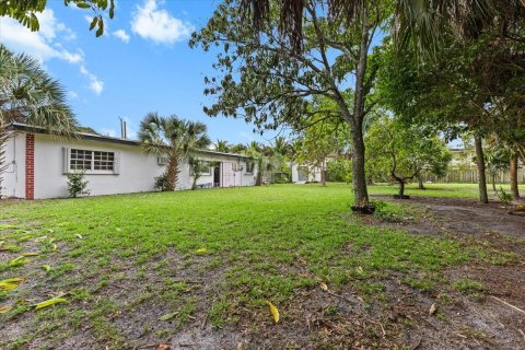 House in Lauderhill, Florida 4 bedrooms, 238.11 sq.m. № 2146686 - photo 17