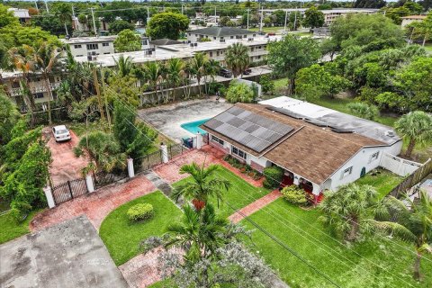 House in Lauderhill, Florida 4 bedrooms, 238.11 sq.m. № 2146686 - photo 20