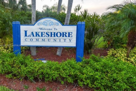 Купить кондоминиум в Хомстед, Флорида 2 спальни, 80.17м2, № 1988232 - фото 2