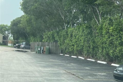 Купить кондоминиум в Хомстед, Флорида 2 спальни, 80.17м2, № 1988232 - фото 16