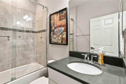 Townhouse in Lutz, Florida 4 bedrooms, 194.91 sq.m. № 2403601 - photo 13