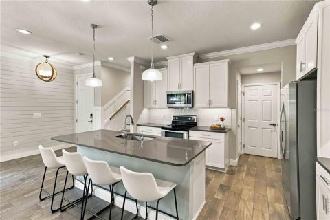 Townhouse in Lutz, Florida 4 bedrooms, 194.91 sq.m. № 2403601 - photo 9