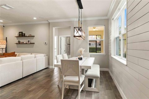 Townhouse in Lutz, Florida 4 bedrooms, 194.91 sq.m. № 2403601 - photo 4