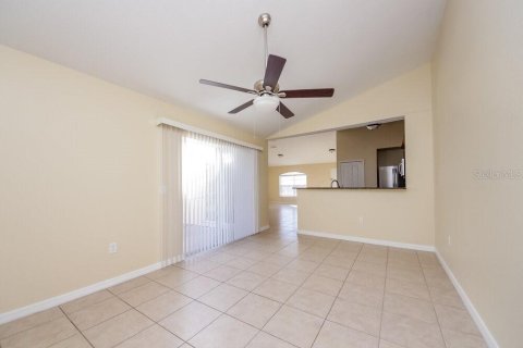 House in Kissimmee, Florida 4 bedrooms, 153.47 sq.m. № 2277816 - photo 7