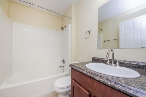 House in Kissimmee, Florida 4 bedrooms, 153.47 sq.m. № 2277816 - photo 13