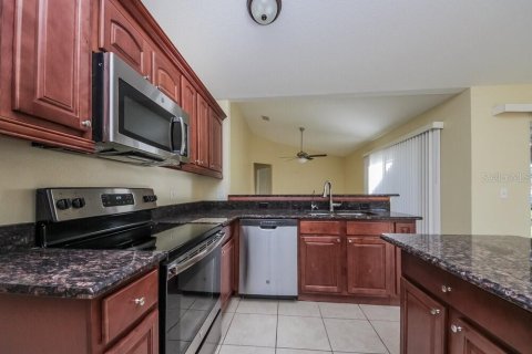 House in Kissimmee, Florida 4 bedrooms, 153.47 sq.m. № 2277816 - photo 6