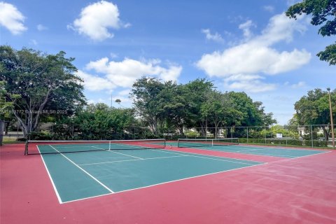 Condo in Pembroke Pines, Florida, 2 bedrooms  № 1880210 - photo 22