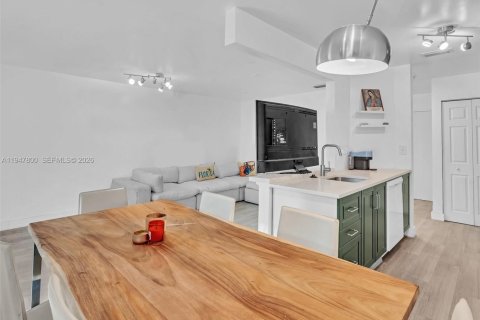 Condominio en alquiler en Miami Beach, Florida, 1 dormitorio, 76.18 m2 № 2003913 - foto 8