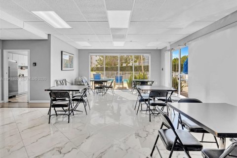 Condominio en alquiler en Miami Beach, Florida, 1 dormitorio, 76.18 m2 № 2003913 - foto 22