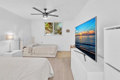 Condominio en alquiler en Miami Beach, Florida, 1 dormitorio, 76.18 m2 № 2003913 - foto 12