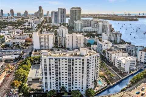 Condominio en alquiler en Miami Beach, Florida, 1 dormitorio, 76.18 m2 № 2003913 - foto 29