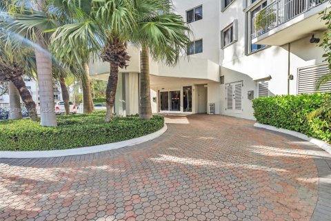 Condominio en alquiler en Miami Beach, Florida, 1 dormitorio, 76.18 m2 № 2003913 - foto 16