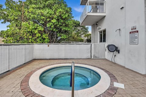 Condominio en alquiler en Miami Beach, Florida, 1 dormitorio, 76.18 m2 № 2003913 - foto 20