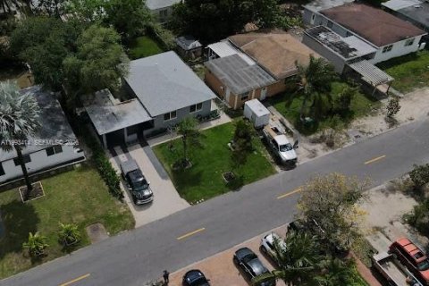 Casa en venta en Miami, Florida, 3 dormitorios, 94.2 m2 № 2057193 - foto 14