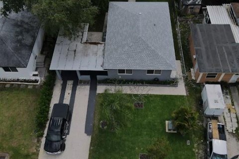 Casa en venta en Miami, Florida, 3 dormitorios, 94.2 m2 № 2057193 - foto 22