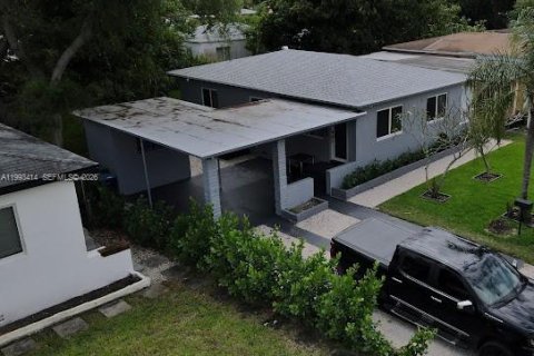 Casa en venta en Miami, Florida, 3 dormitorios, 94.2 m2 № 2057193 - foto 4
