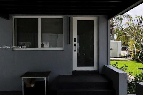 Casa en venta en Miami, Florida, 3 dormitorios, 94.2 m2 № 2057193 - foto 30