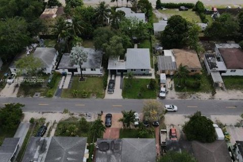 Casa en venta en Miami, Florida, 3 dormitorios, 94.2 m2 № 2057193 - foto 18