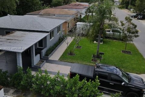 Casa en venta en Miami, Florida, 3 dormitorios, 94.2 m2 № 2057193 - foto 8