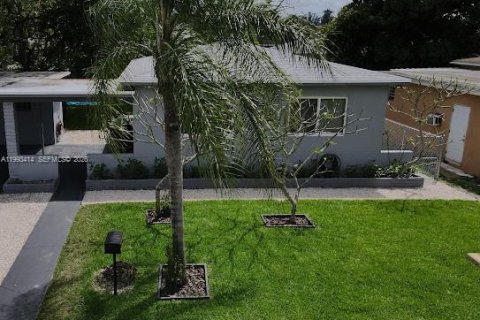 Casa en venta en Miami, Florida, 3 dormitorios, 94.2 m2 № 2057193 - foto 2
