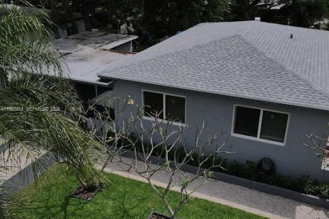 Casa en venta en Miami, Florida, 3 dormitorios, 94.2 m2 № 2057193 - foto 9