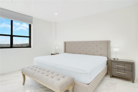 Condo in Bal Harbour, Florida, 2 bedrooms  № 1998008 - photo 15