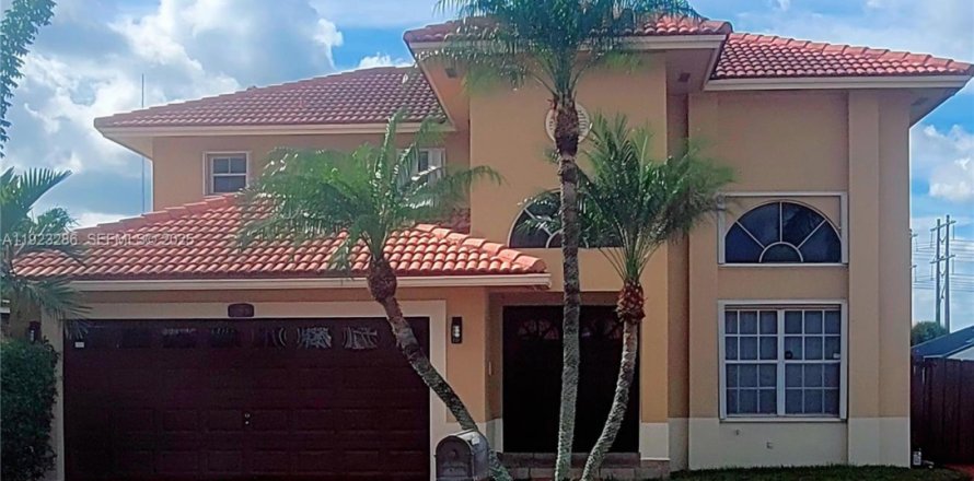 Villa ou maison à Miami, Floride 4 chambres, 194.54 m2 № 1976933