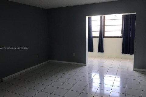 Купить кондоминиум в Майами-Бич, Флорида № 1957513 - фото 11